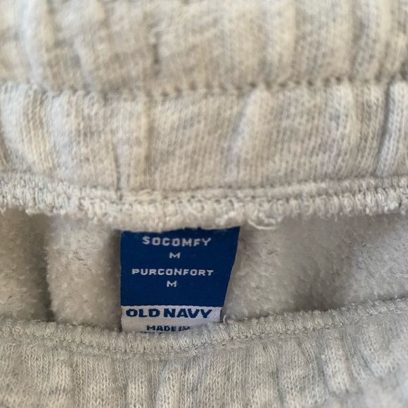 Old Navy SoComfy sweatsuit - Picture 4 of 9
